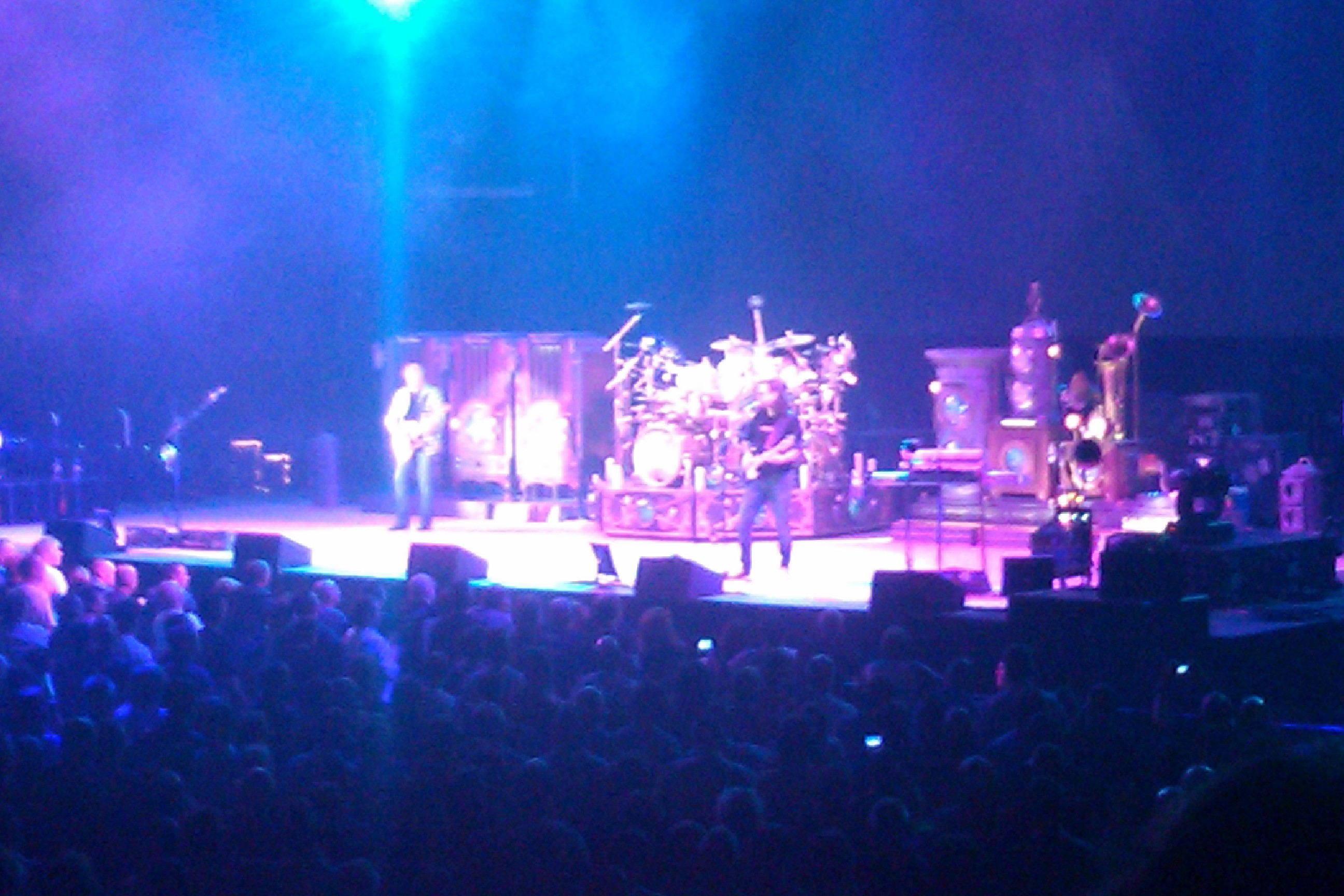 Rush in full flight 19/5/11 - all 7 women inside arena just out of shot